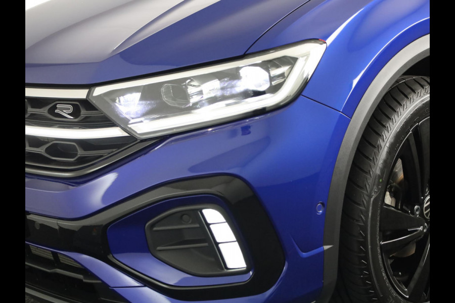 Volkswagen T-Roc 1.5 TSI R-Line 150 pk Automaat (DSG) | Verlengde garantie | Navigatie | Panoramadak | Trekhaak (afneembaar) | Parkeersensoren (Park assist) | Achteruitrijcamera | Black Style pakket | R-Line |