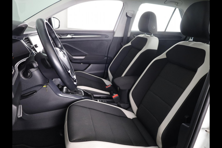 Volkswagen T-Roc 1.5 TSI Sport 150PK | Automaat (DSG) | Digitaal dashboard | Stoelverwarming | Camera