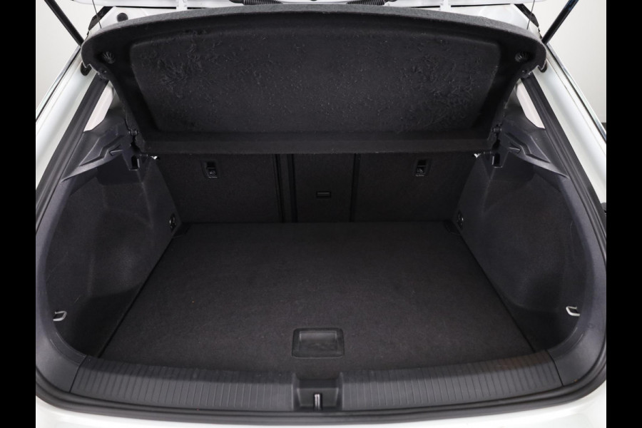 Volkswagen T-Roc 1.5 TSI Sport 150PK | Automaat (DSG) | Digitaal dashboard | Stoelverwarming | Camera