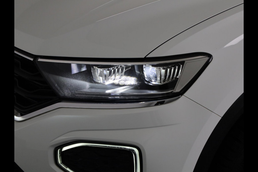 Volkswagen T-Roc 1.5 TSI Sport 150PK | Automaat (DSG) | Digitaal dashboard | Stoelverwarming | Camera