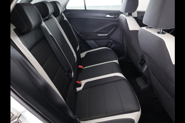 Volkswagen T-Roc 1.5 TSI Sport 150PK | Automaat (DSG) | Digitaal dashboard | Stoelverwarming | Camera