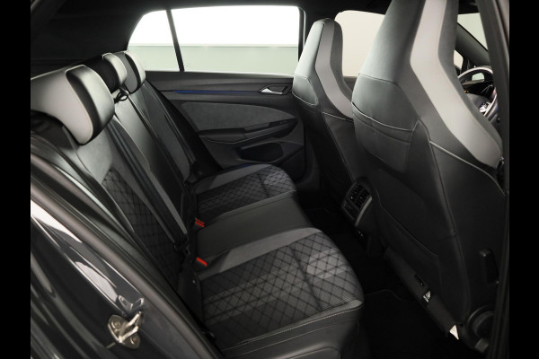 Volkswagen Golf 1.5 TSI R-Line 130 pk | Navigatie via App | Parkeersensoren | Autom. airco | Apple Carplay/Android Auto | R-Line |