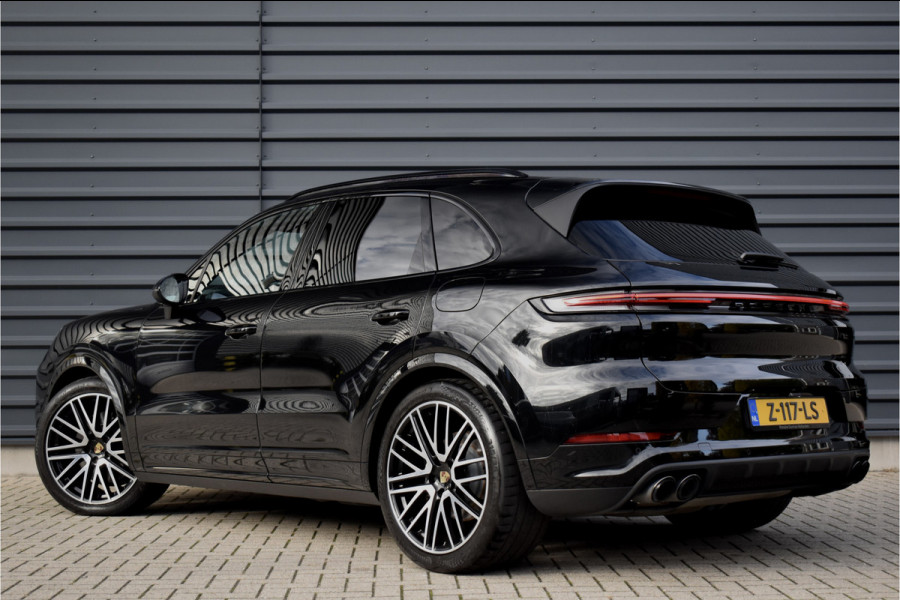 Porsche Cayenne 3.0 E-Hybrid SportDesign | Panorama | 22'' Wielen | Trekhaak | Sfeerverlichting | Luchtvering | Orig. NL |