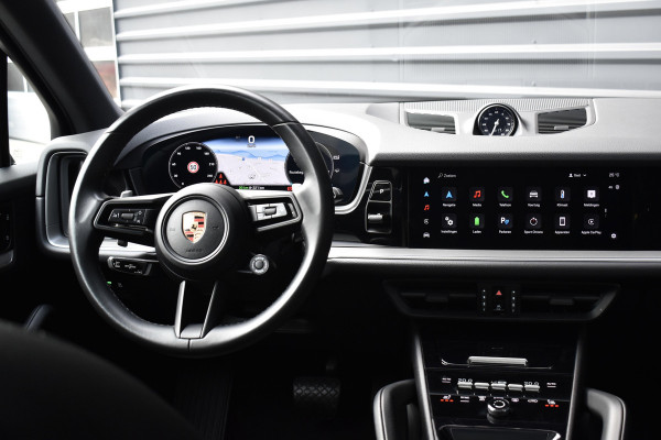 Porsche Cayenne 3.0 E-Hybrid SportDesign | Panorama | 22'' Wielen | Trekhaak | Sfeerverlichting | Luchtvering | Orig. NL |