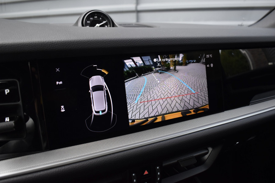 Porsche Cayenne 3.0 E-Hybrid SportDesign | Panorama | 22'' Wielen | Trekhaak | Sfeerverlichting | Luchtvering | Orig. NL |
