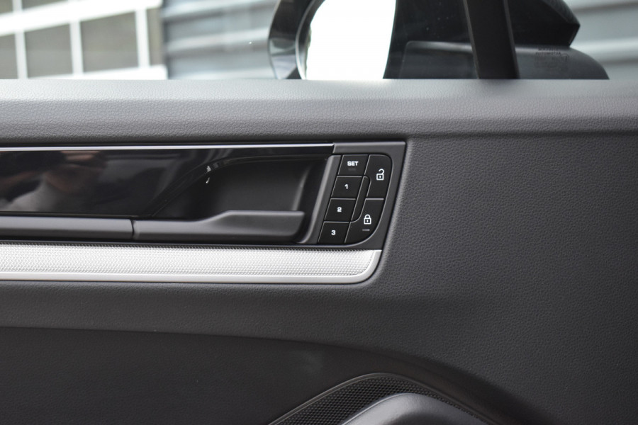 Porsche Cayenne 3.0 E-Hybrid SportDesign | Panorama | 22'' Wielen | Trekhaak | Sfeerverlichting | Luchtvering | Orig. NL |