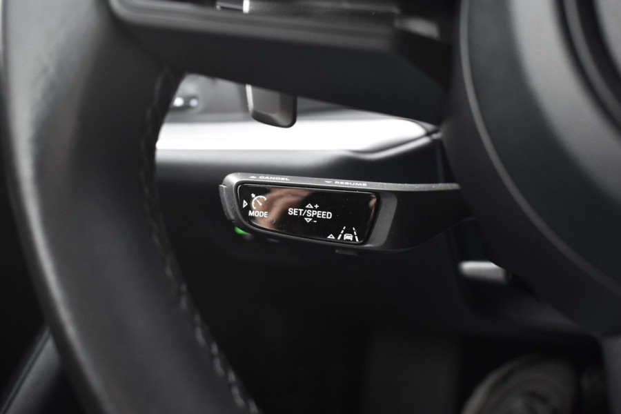 Porsche Cayenne 3.0 E-Hybrid SportDesign | Panorama | 22'' Wielen | Trekhaak | Sfeerverlichting | Luchtvering | Orig. NL |
