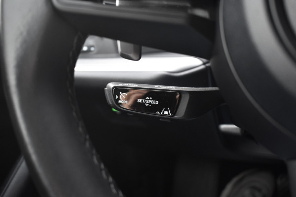 Porsche Cayenne 3.0 E-Hybrid SportDesign | Panorama | 22'' Wielen | Trekhaak | Sfeerverlichting | Luchtvering | Orig. NL |