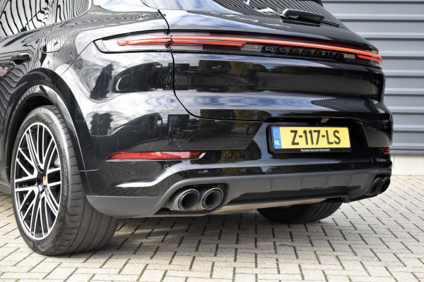 Porsche Cayenne 3.0 E-Hybrid SportDesign | Panorama | 22'' Wielen | Trekhaak | Sfeerverlichting | Luchtvering | Orig. NL |