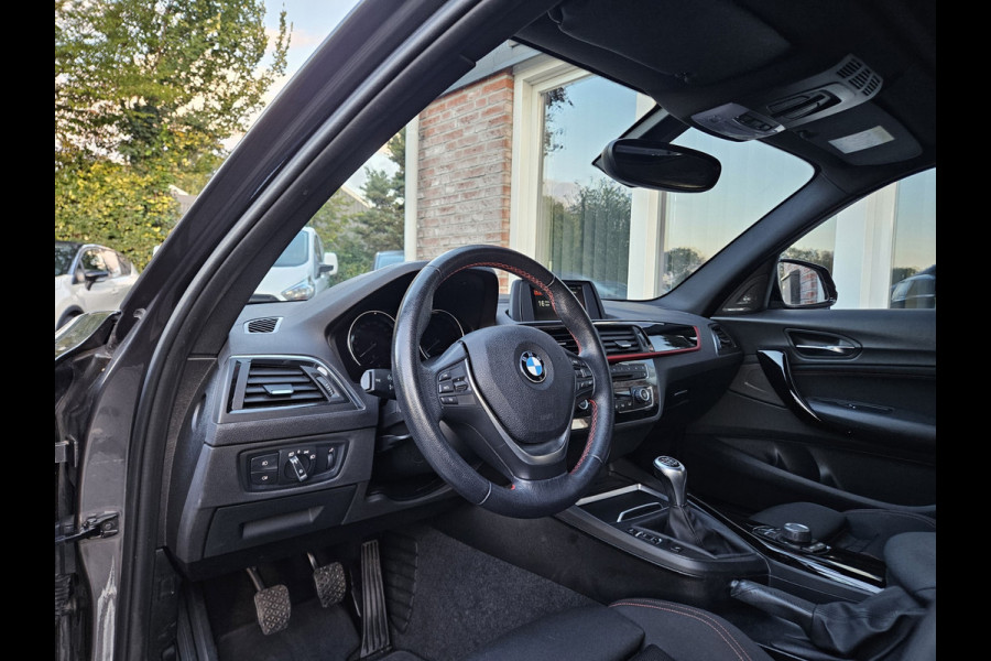 BMW 1-serie 120i Edition Sport Line Shadow High Executive Schuifdak! LED! Camera! Mooie/Nette Auto!