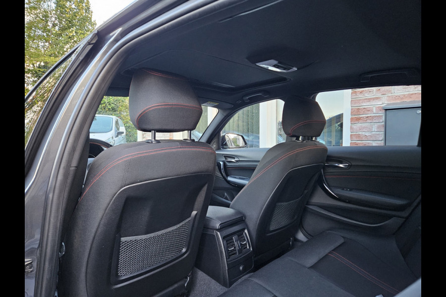 BMW 1-serie 120i Edition Sport Line Shadow High Executive Schuifdak! LED! Camera! Mooie/Nette Auto!
