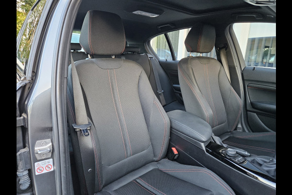 BMW 1-serie 120i Edition Sport Line Shadow High Executive Schuifdak! LED! Camera! Mooie/Nette Auto!
