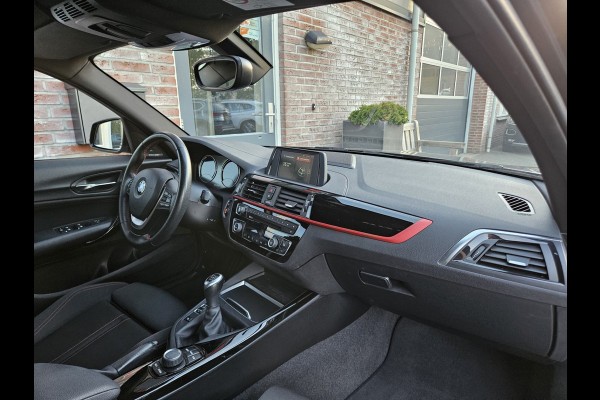 BMW 1-serie 120i Edition Sport Line Shadow High Executive Schuifdak! LED! Camera! Mooie/Nette Auto!
