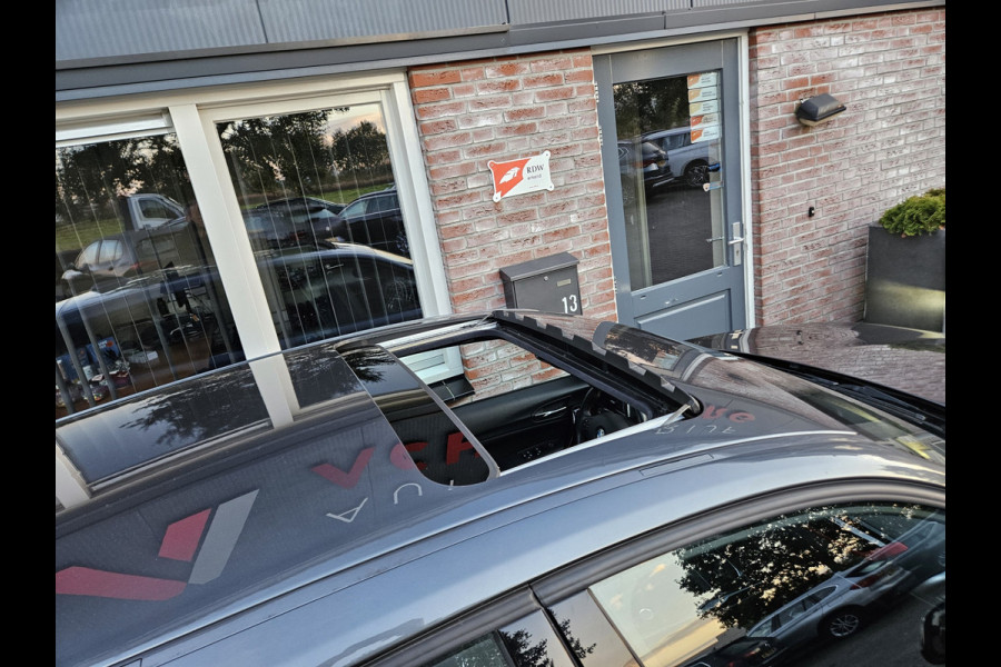 BMW 1-serie 120i Edition Sport Line Shadow High Executive Schuifdak! LED! Camera! Mooie/Nette Auto!