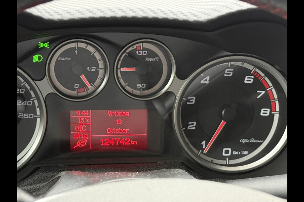 Alfa Romeo MiTo 0.9 TwinAir ECO | Origineel NL | Navigatie | Bluetooth | DAB | Parkeersensoren