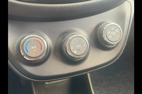Opel KARL 1.0 Rocks Online Edition (4.795 KM!!!) Rijklaar “Sinds 1970 | 5.000+ reviews | Score 9,5 | Service zoals ’t hoort” Henk Jongen Auto's in Helmond,  al 50 jaar service zoals 't hoort!