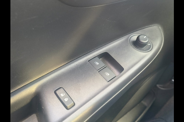 Opel KARL 1.0 Rocks Online Edition (4.795 KM!!!) Rijklaar “Sinds 1970 | 5.000+ reviews | Score 9,5 | Service zoals ’t hoort” Henk Jongen Auto's in Helmond,  al 50 jaar service zoals 't hoort!