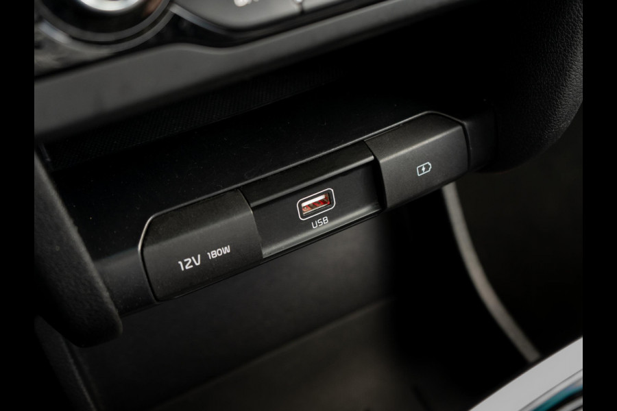 Kia e-Niro DynamicPlusLine 64 kWh SOH 98,7 % |Stoel en stuurverwarming | Schuif/-kanteldak | Achteruitrijcamera | Navigatie | Carplay | PDC voor & achter | Achteruitrijcamera