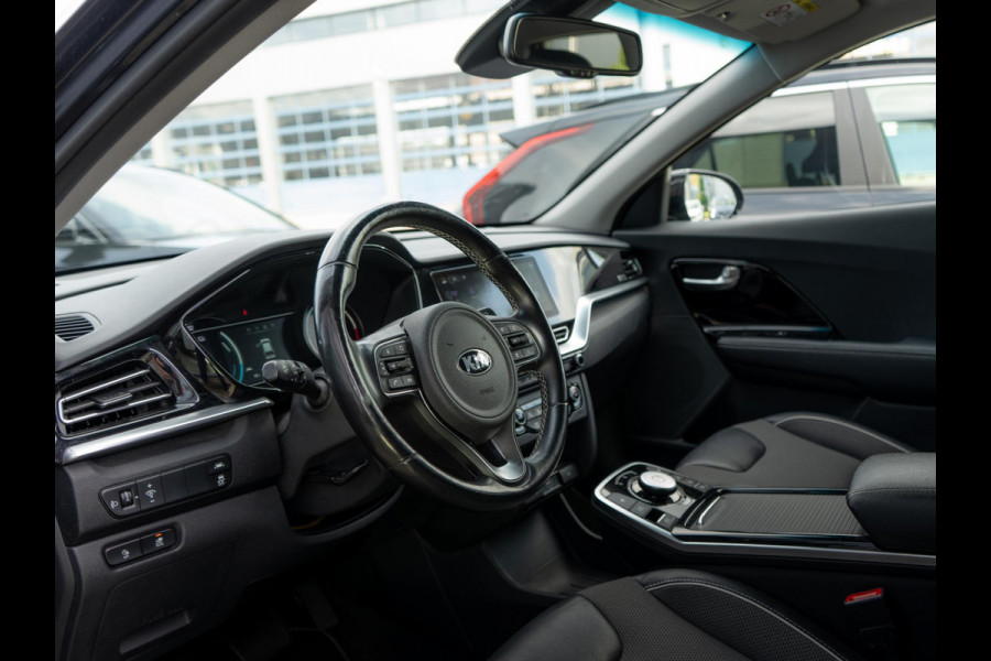 Kia e-Niro DynamicPlusLine 64 kWh SOH 98,7 % |Stoel en stuurverwarming | Schuif/-kanteldak | Achteruitrijcamera | Navigatie | Carplay | PDC voor & achter | Achteruitrijcamera