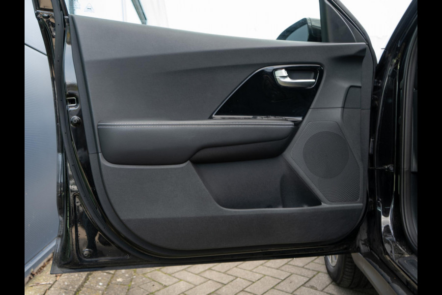 Kia e-Niro DynamicPlusLine 64 kWh SOH 98,7 % |Stoel en stuurverwarming | Schuif/-kanteldak | Achteruitrijcamera | Navigatie | Carplay | PDC voor & achter | Achteruitrijcamera