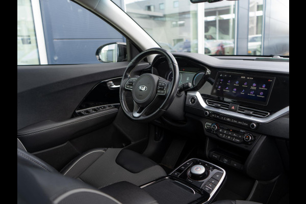 Kia e-Niro DynamicPlusLine 64 kWh SOH 98,7 % |Stoel en stuurverwarming | Schuif/-kanteldak | Achteruitrijcamera | Navigatie | Carplay | PDC voor & achter | Achteruitrijcamera