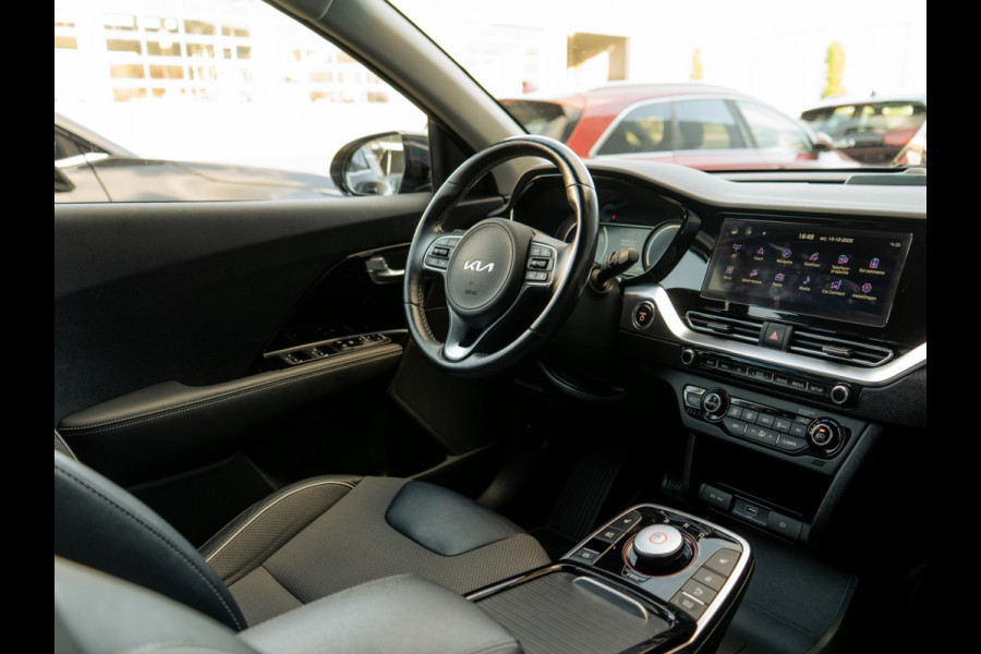 Kia e-Niro Edition 64 kWh SOH 98,7% | Stoel en stuurverwarming | PDC | Achteruitrijcamera | Navigatie | Carplay | PDC