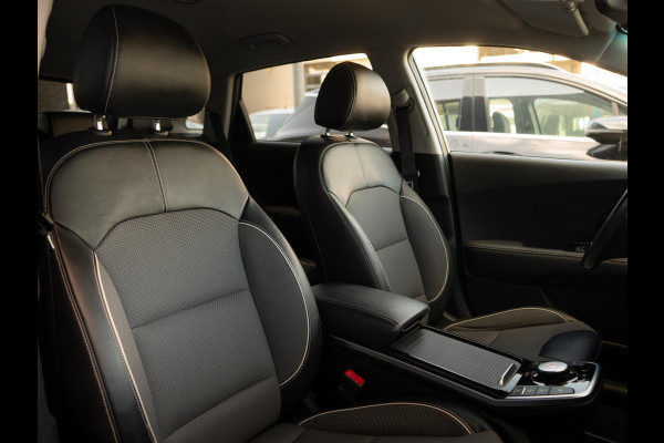 Kia e-Niro Edition 64 kWh SOH 98,7% | Stoel en stuurverwarming | PDC | Achteruitrijcamera | Navigatie | Carplay | PDC