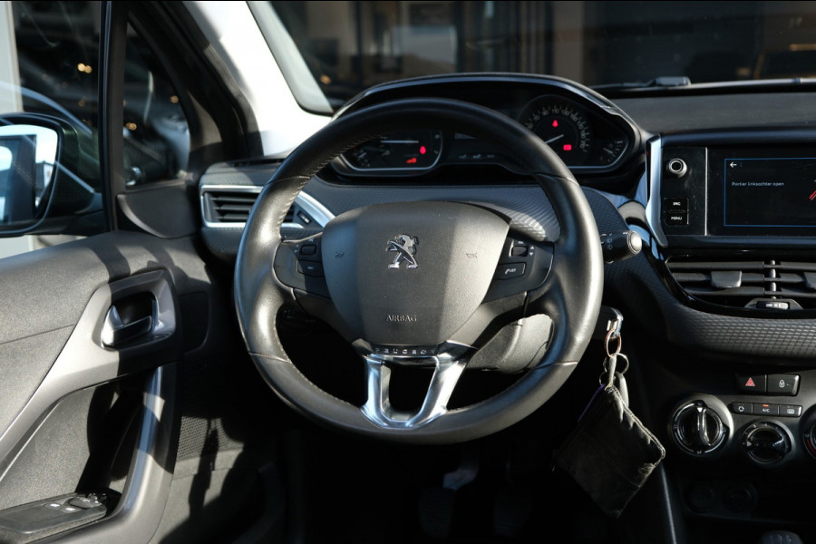 Peugeot 2008 1.2 PureTech *83dkm* Navigatie|Trekhaak 4 x Zgan ALL-Season banden APK 10-2027