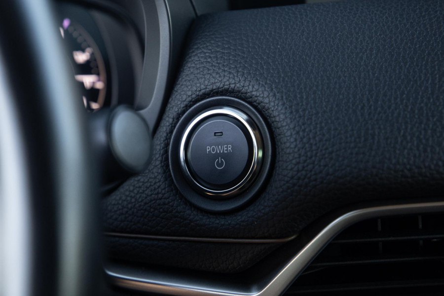Mazda CX-60 2.5 e-SkyActiv PHEV Homura PANORAMA / TREKHAAK / 360 CAMERA / STOELVERWARMING + KOELING / CARPLAY / ADAPTIVE CRUISE