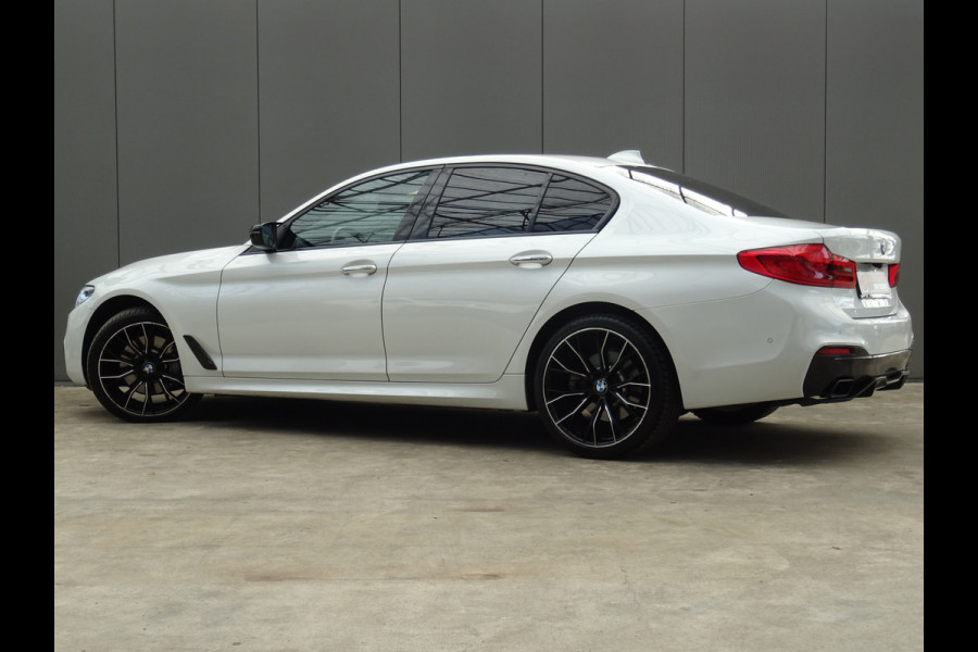 BMW 5 Serie 530i xDrive High Executive * LEER * SFEER * GOED ONDERH. !!