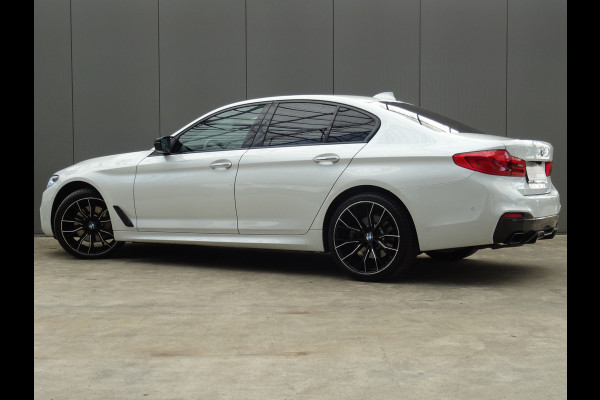 BMW 5 Serie 530i xDrive High Executive * LEER * SFEER * GOED ONDERH. !!
