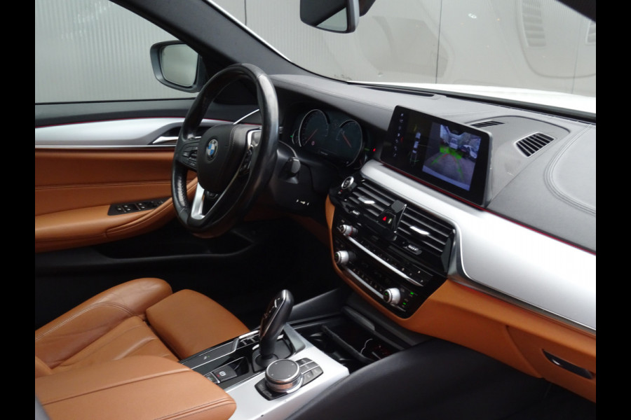BMW 5 Serie 530i xDrive High Executive * LEER * SFEER * GOED ONDERH. !!