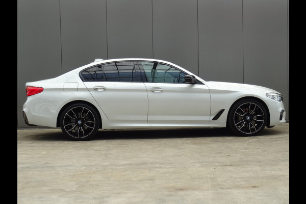 BMW 5 Serie 530i xDrive High Executive * LEER * SFEER * GOED ONDERH. !!