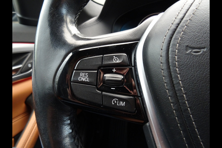 BMW 5 Serie 530i xDrive High Executive * LEER * SFEER * GOED ONDERH. !!