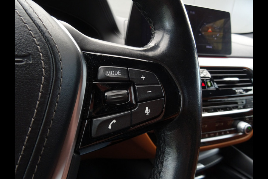 BMW 5 Serie 530i xDrive High Executive * LEER * SFEER * GOED ONDERH. !!