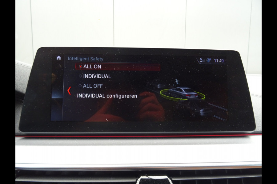 BMW 5 Serie 530i xDrive High Executive * LEER * SFEER * GOED ONDERH. !!