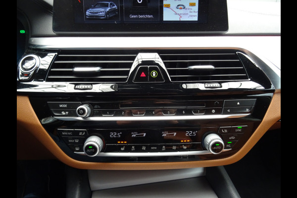 BMW 5 Serie 530i xDrive High Executive * LEER * SFEER * GOED ONDERH. !!