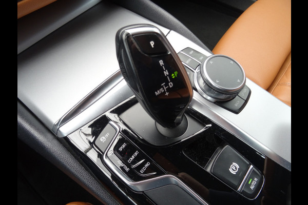 BMW 5 Serie 530i xDrive High Executive * LEER * SFEER * GOED ONDERH. !!