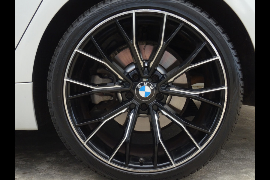 BMW 5 Serie 530i xDrive High Executive * LEER * SFEER * GOED ONDERH. !!
