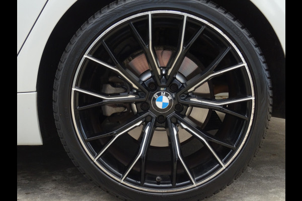 BMW 5 Serie 530i xDrive High Executive * LEER * SFEER * GOED ONDERH. !!