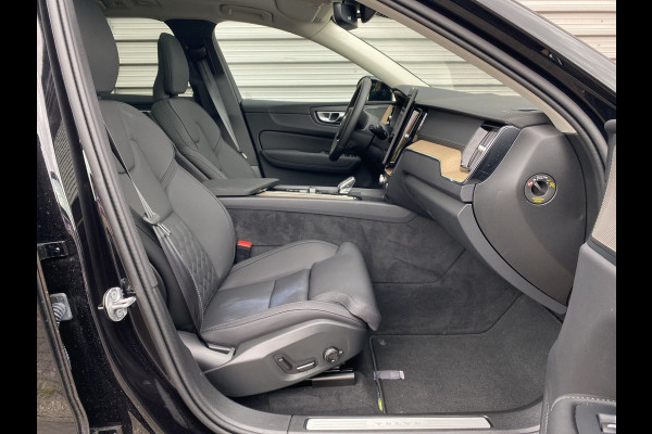 Volvo XC60 T6 Plug-in hybrid AWD Ultra Dark / Trekhaak / 360 camera / Harman/Kardon / Panoramadak /
