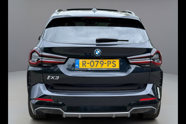 BMW iX3 M SPORT pakket 80 kWh, panoramadak, SOH 98,2 %,vol opties, 1 e eigenaar,conjac sport leder, Origineel NL auto met nap