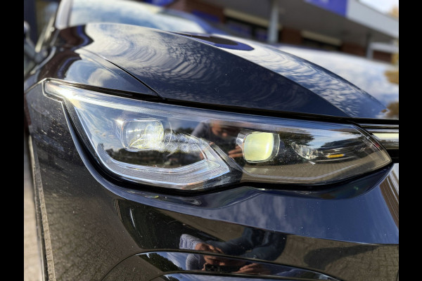Volkswagen Golf Variant 2.0 TSI R-Line - IQ.Light - Carplay - Virtual dash - 18" - Adaptieve Cruise Control - Sportstoelen