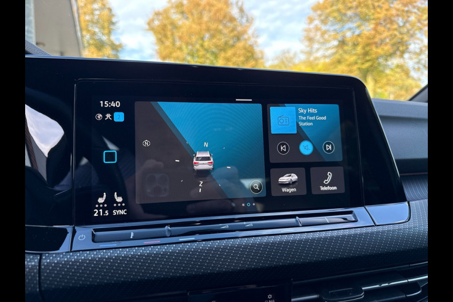 Volkswagen Golf Variant 2.0 TSI R-Line - IQ.Light - Carplay - Virtual dash - 18" - Adaptieve Cruise Control - Sportstoelen