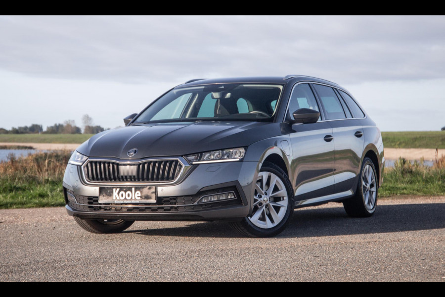 Škoda Octavia Combi 1.4 TSI iV PHEV Business Edition AIRCO / CRUISE CONTROLE / 204 PK / STOELVERWAMRING / NAVI /  CARPLAY / CAMERA