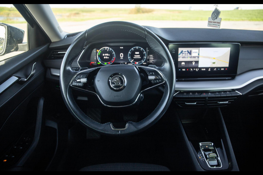 Škoda Octavia Combi 1.4 TSI iV PHEV Business Edition AIRCO / CRUISE CONTROLE / 204 PK / STOELVERWAMRING / NAVI /  CARPLAY / CAMERA