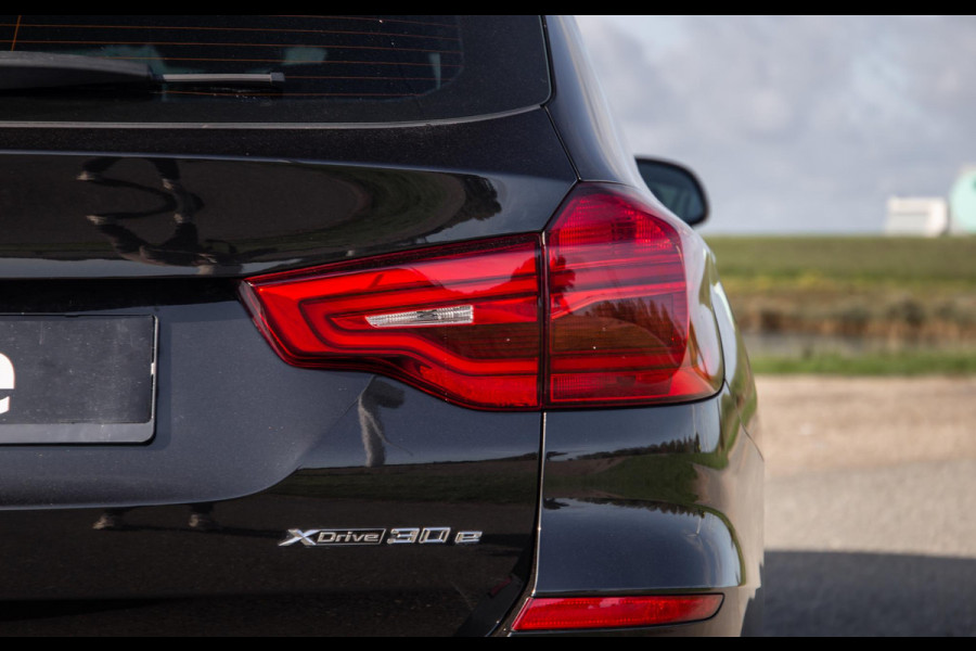 BMW X3 xDrive30e High Executive BLACK LINE / CARPLAY / LEER / STOELVERWARMING / CAMERA / DEALER ONDERHOUDEN