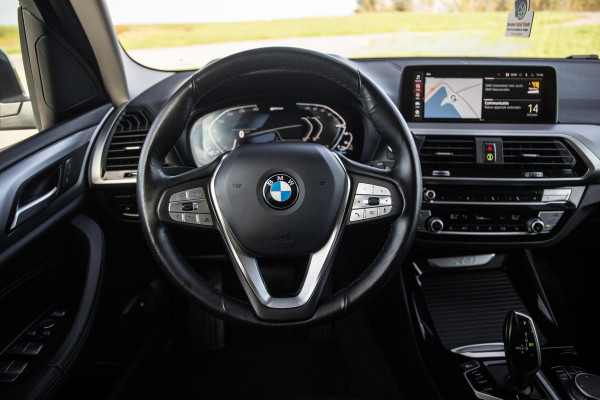 BMW X3 xDrive30e High Executive BLACK LINE / CARPLAY / LEER / STOELVERWARMING / CAMERA / DEALER ONDERHOUDEN