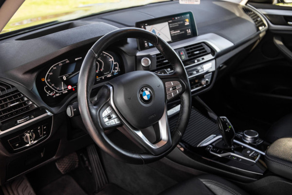 BMW X3 xDrive30e High Executive BLACK LINE / CARPLAY / LEER / STOELVERWARMING / CAMERA / DEALER ONDERHOUDEN