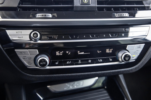 BMW X3 xDrive30e High Executive BLACK LINE / CARPLAY / LEER / STOELVERWARMING / CAMERA / DEALER ONDERHOUDEN